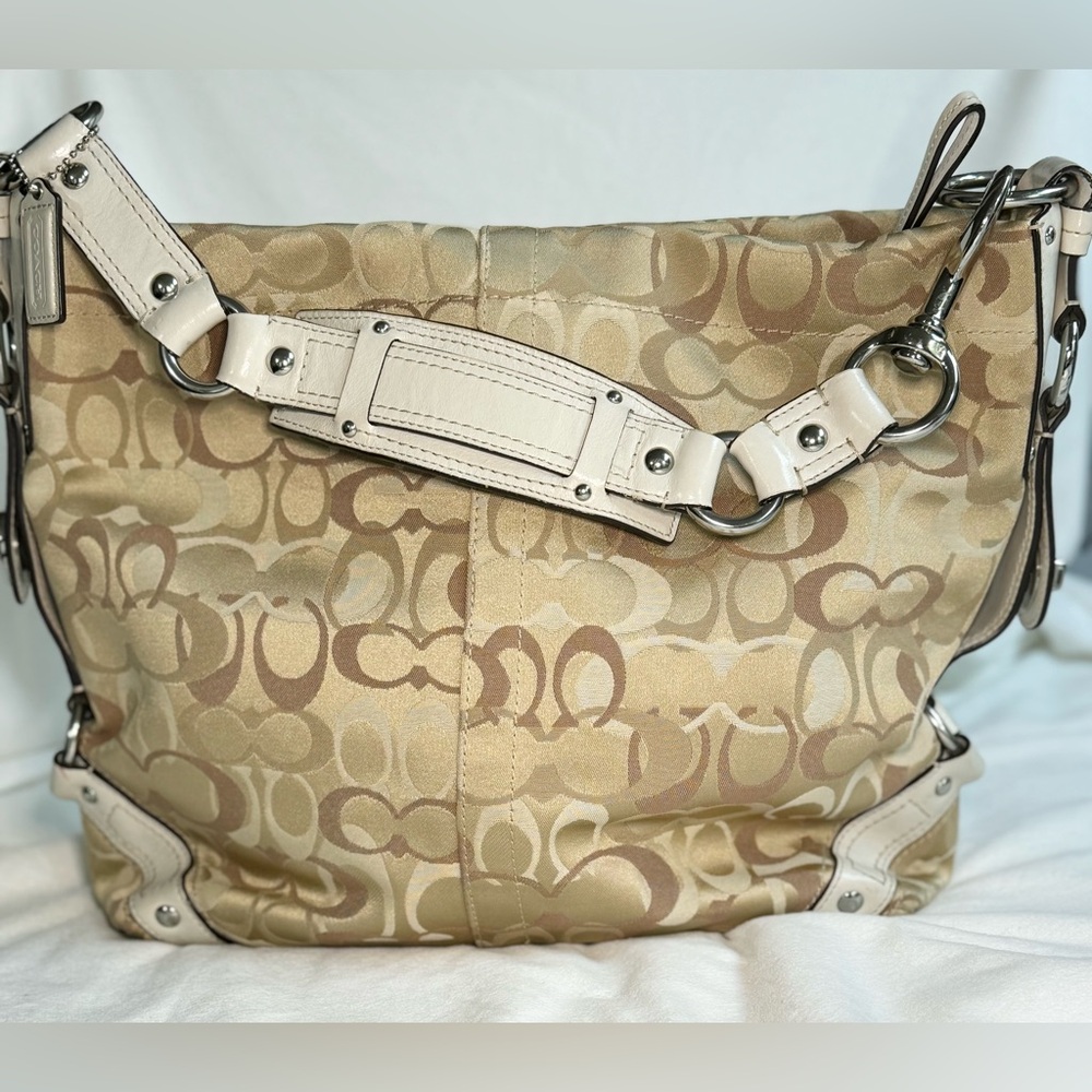 Coach Carly Hobo (Pre-Loved)